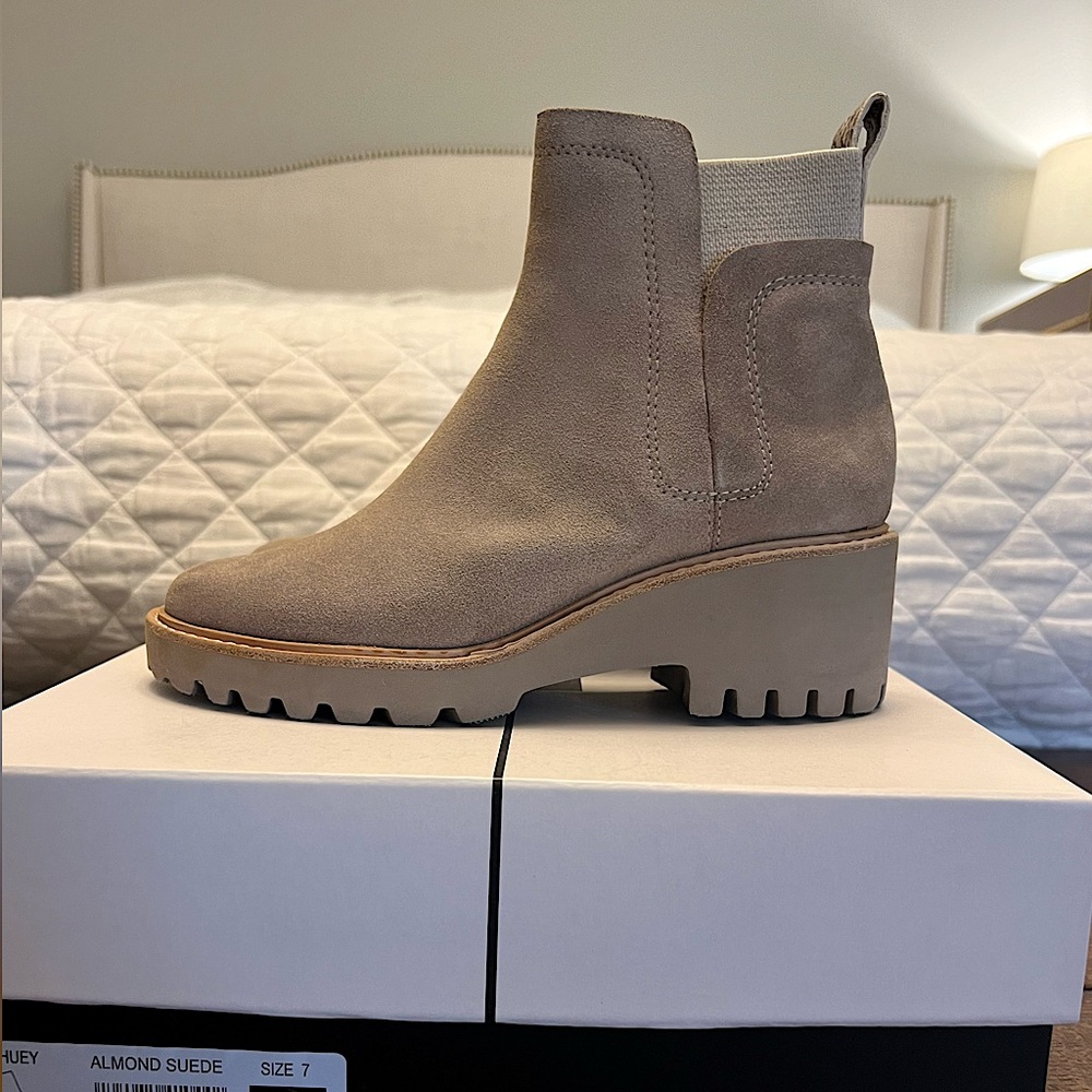 Dolce Vita Huey Boots. Size 7. Almond Suede.